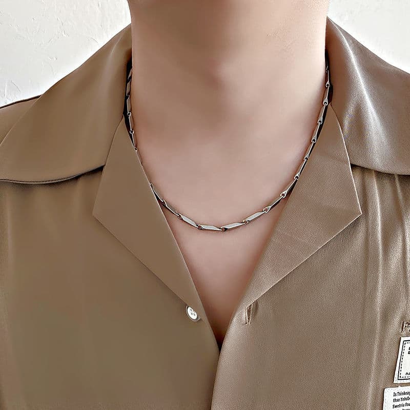 シルバーアクセサリー 洗練されたモダンスタイルチェーンネックレス