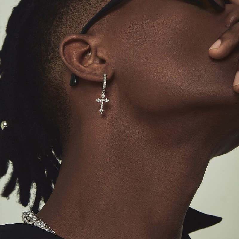 シルバーアクセサリー シャープクロスジルコニアピアス