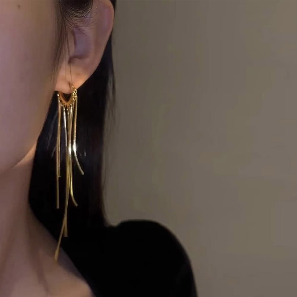 シルバーアクセサリー 揺れるロングタッセルピアス 韓国風