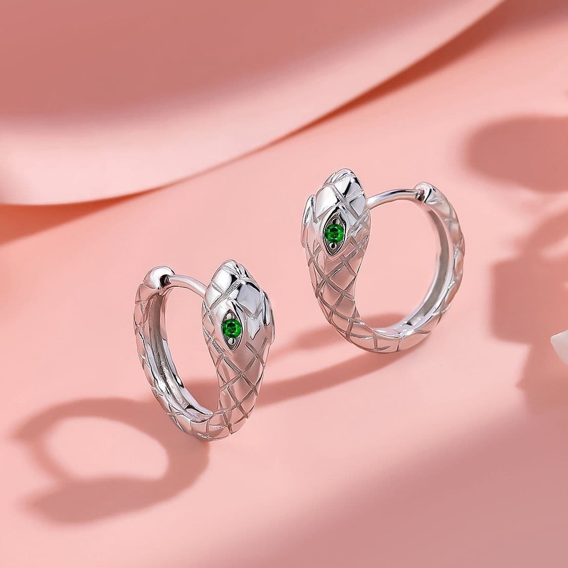 シルバーアクセサリー 蛇モチーフクロスメッシュピアス