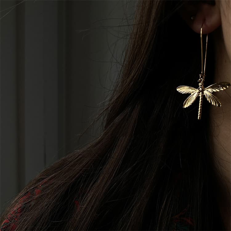 シルバーアクセサリー トンボモチーフピアス レトロ上品 レディース耳飾り