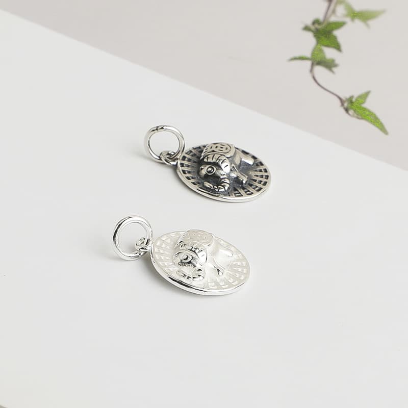 シルバーアクセサリー 幸運の象メダリオンネックレス