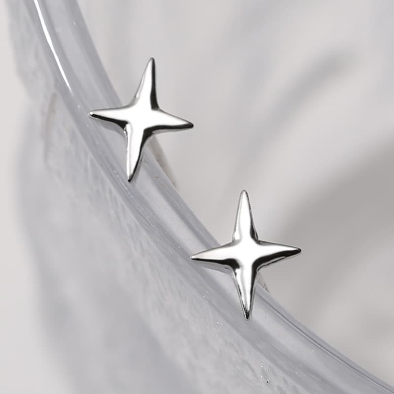 シルバーアクセサリー 星型シルバーピアス レディース 宇宙モチーフ スタッズタイプ