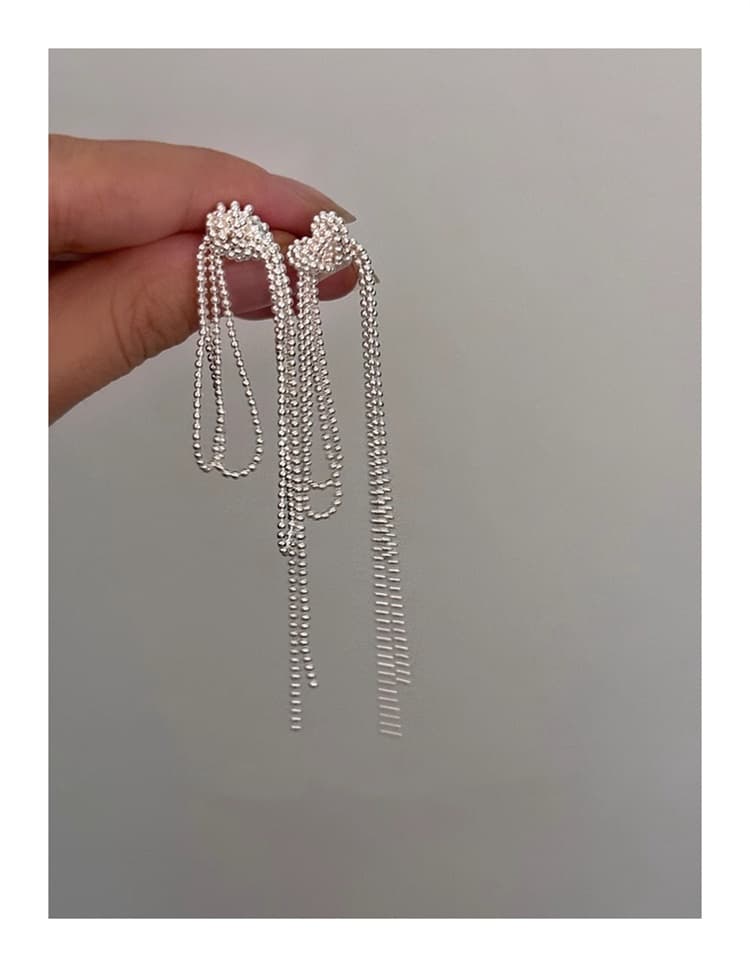 シルバーアクセサリー 多層フリンジ揺れるピアス シルバー色 大人女性