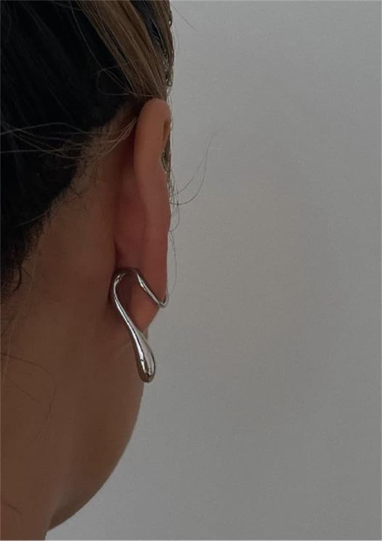 シルバーアクセサリー 水滴形シルバーイヤリング 穴なし耳介タイプ