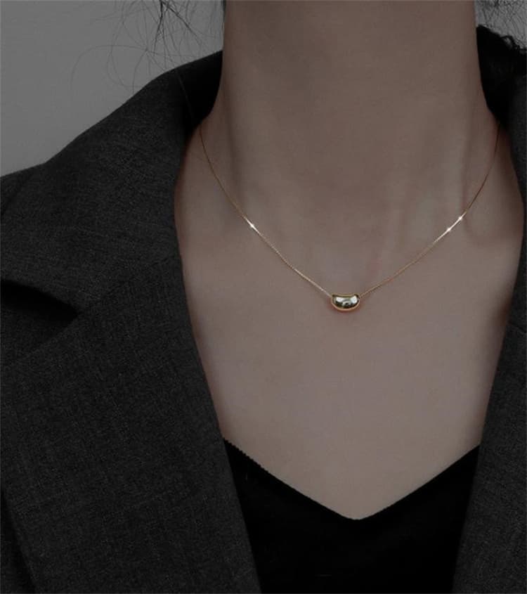 シルバーアクセサリー シンプル豆型ペンダントネックレス